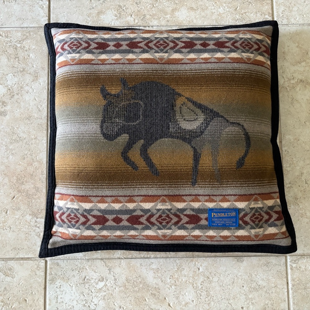 Retired Pendleton Southwestern Design Reversible Buffalo Hunt Accent Pillow